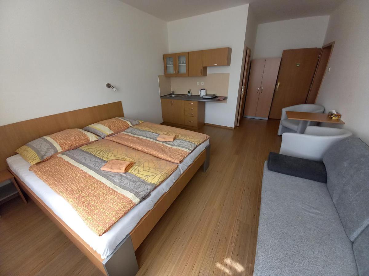 Hotel Decin Exterior photo