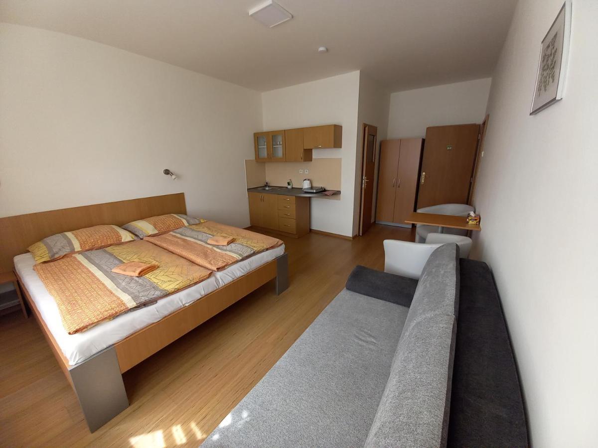 Hotel Decin Exterior photo